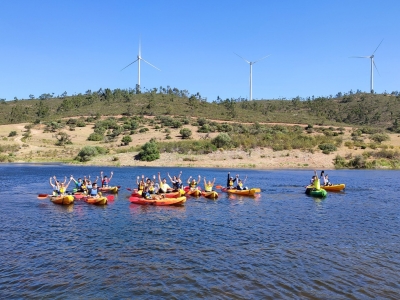 Durante la actividad de kayak se ofreció una charla sobre medioambiente y lucha contra el cambio climático